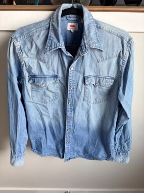 Men’s Levi’s Classic Western Denim Shirt Medium